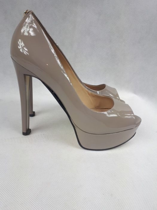 Szpilki czółenka GUESS nude beż lakier platforma 40 oryginał PROMOCJA