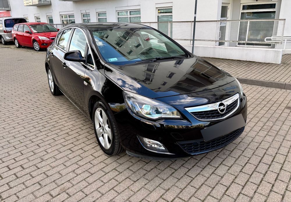 Opel Astra Opel Astra J*1.6T 180km*2010r