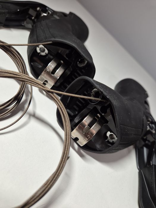 Klamkomanetki hydrauliczne Shimano GRX ST-RX-820 2/12s