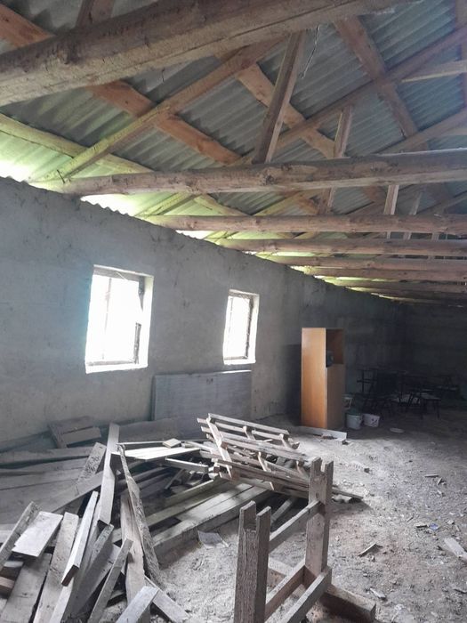 Продам складські приміщення с.Садки