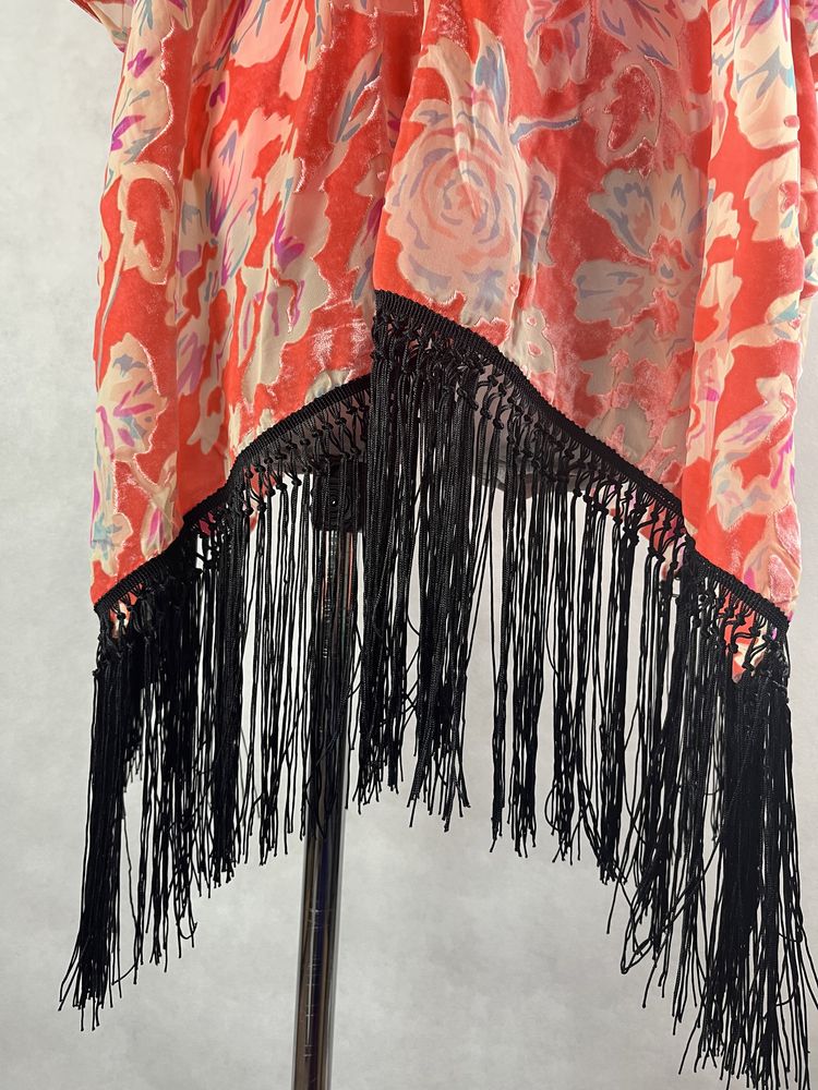 Ponczo desigual z frędzlami uniwersalne Fringed Poncho Zarzuela