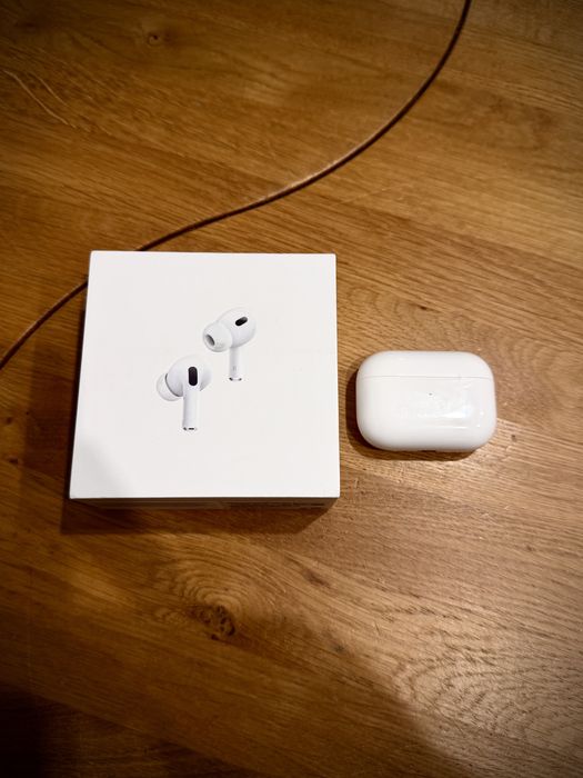 AirPods Pro 2 + Etui pancerne w zestawie