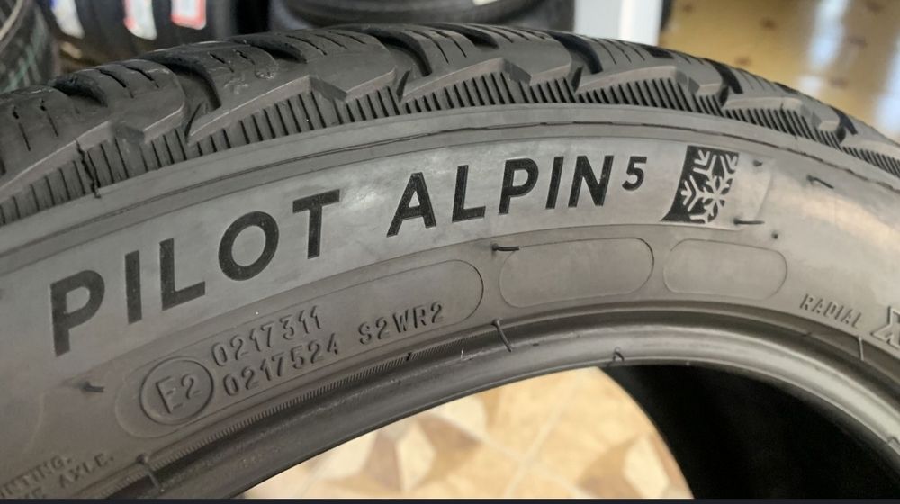 michelin alpin pilot 5 235/45 R18