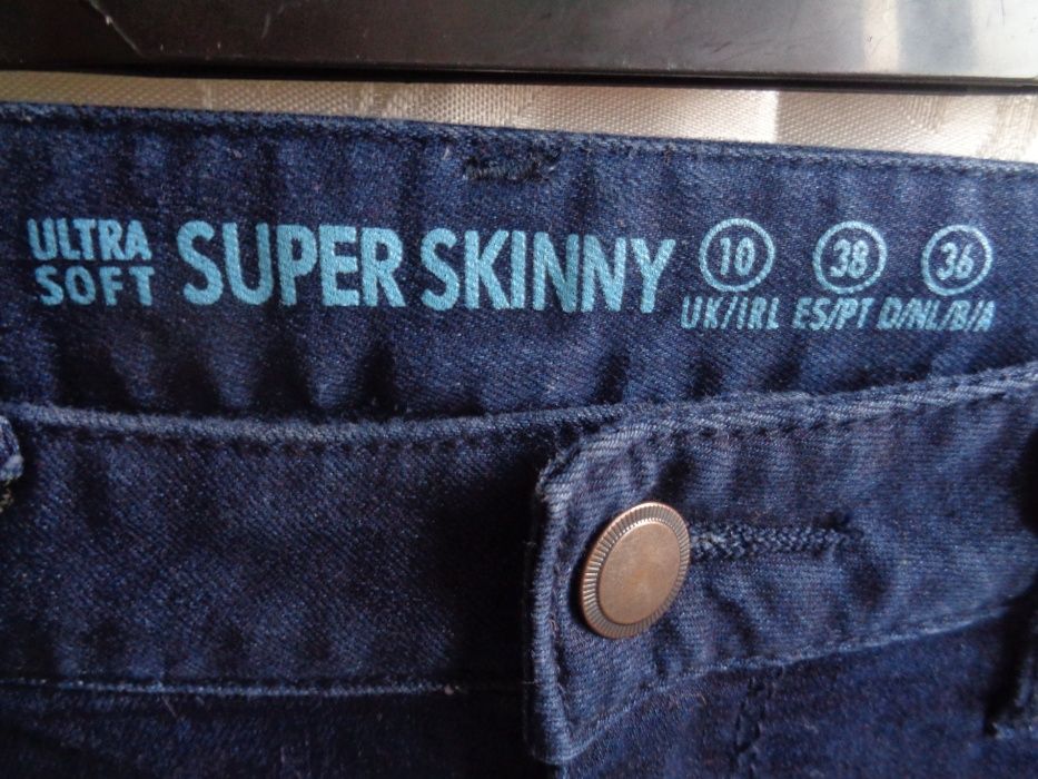 Spodnie damskie jeans granatowe cienkie Super Skinny roz.38.