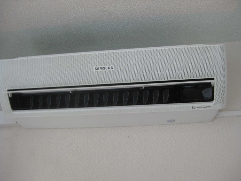 Ar condicionado Samsung 12000 btus WI-FI ( c/ avaria).