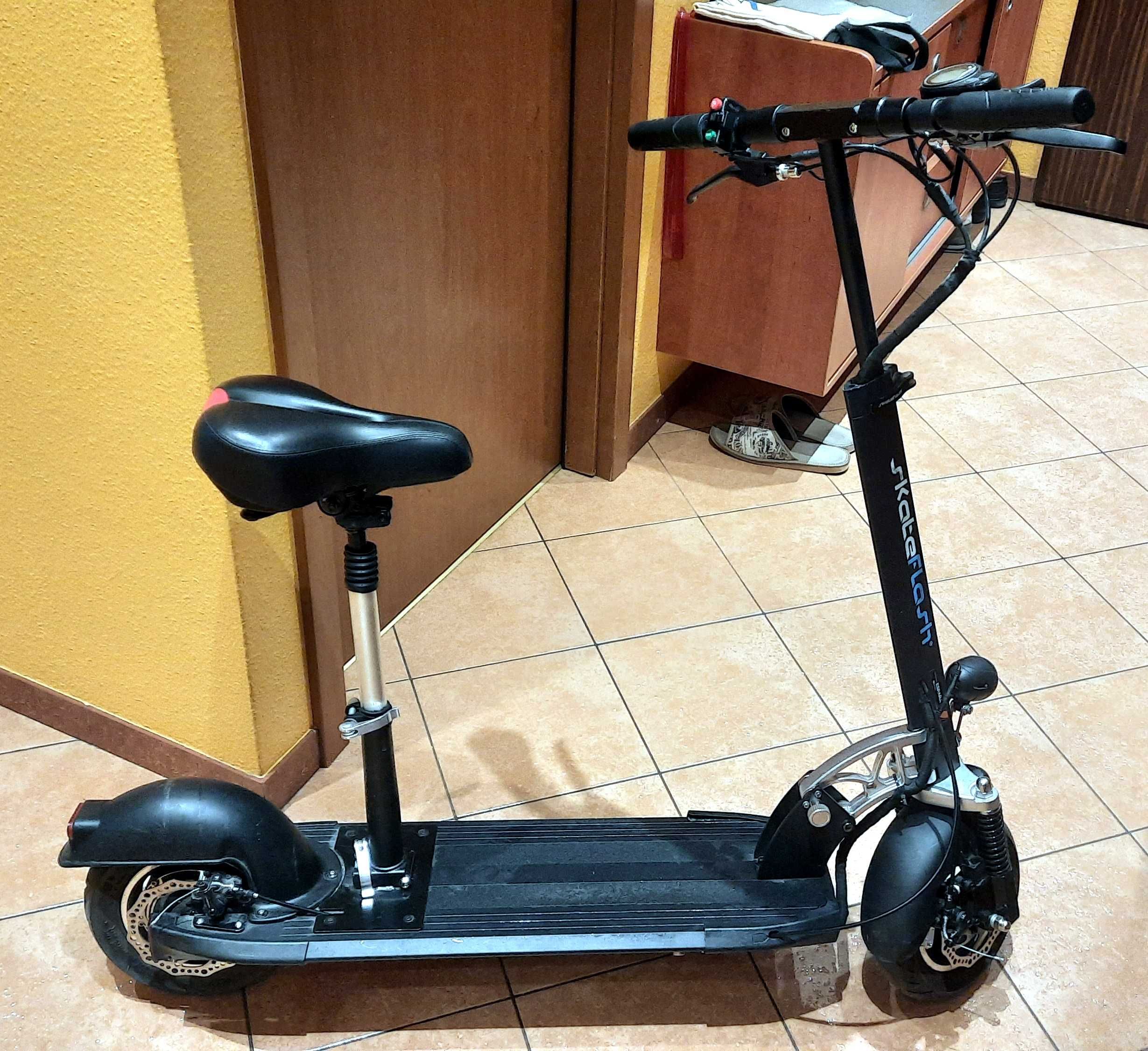 Hulajnoga elektryczna SkateFlash SK Urban 4 czarna