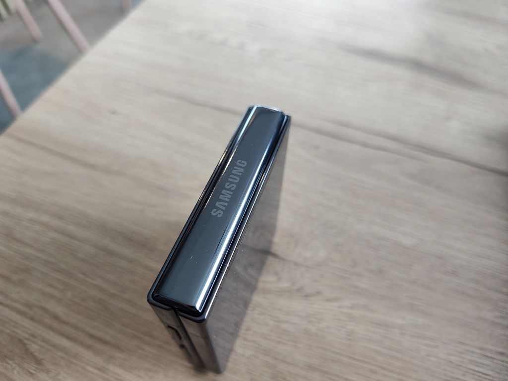 Samsung Galaxy Flip5 szary na gwarancji