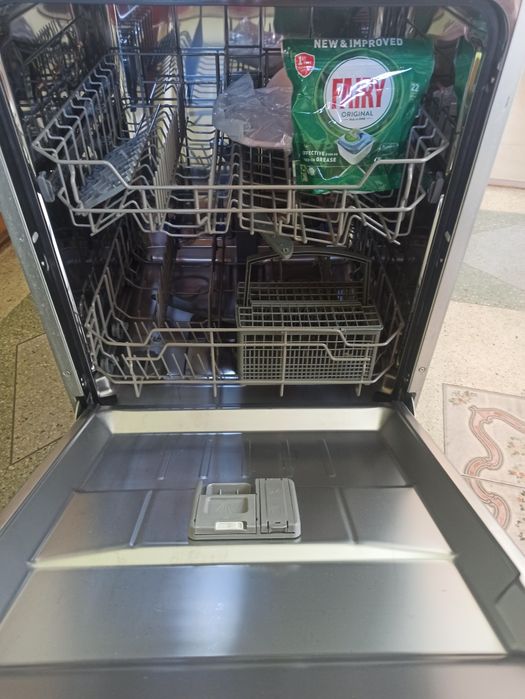 Продам посудомийну машку