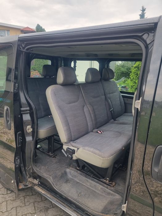 Renault Trafic 2.0 DCI  9 osobowy tył drzwi klimatyzacja