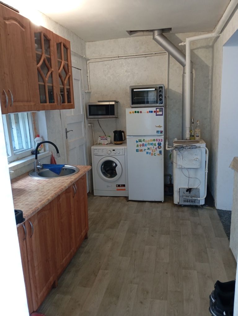 Продам часть дома в центре Люботина