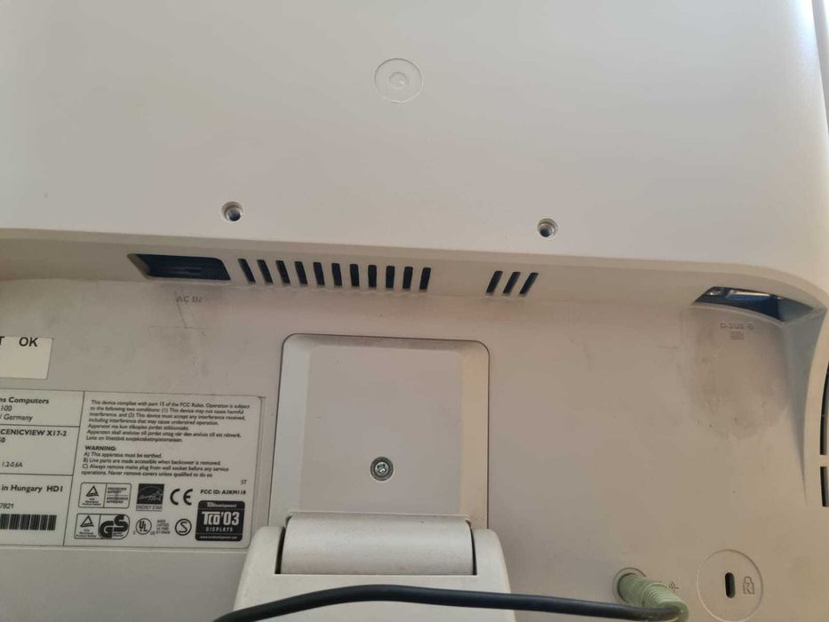 Kolorowy monitor komputerowy Fujitsu Siemens C17-2