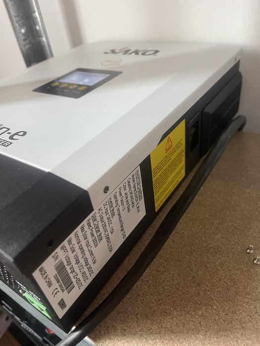 Комплект гібридний інвертор SAKO 2,4KW-24V з 2шт батареями 225А 5kw