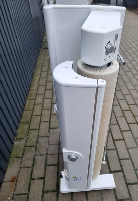 Urządzenie do prasowania, magiel Miele B 995 D z funkcją pary,składany