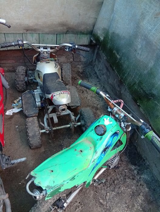 Продам все что на фото подробности по телефону.