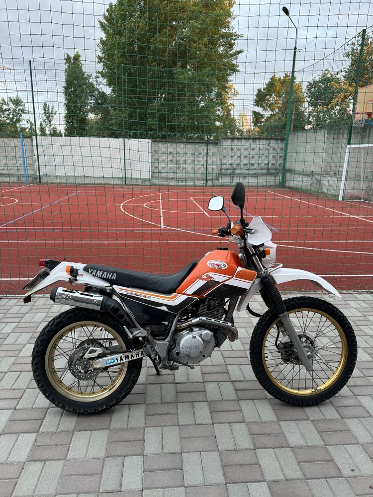 Yamaha serrow 225