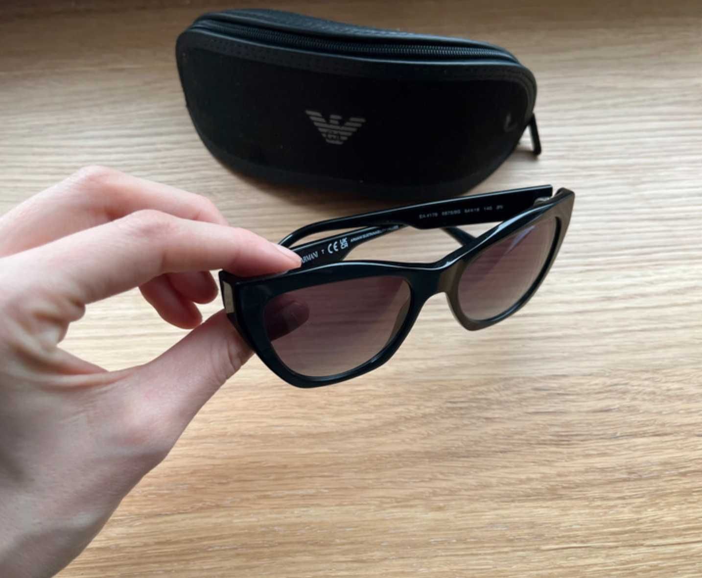 Okulary przeciwsłoneczne czarne Emporio Armani z pokrowcem