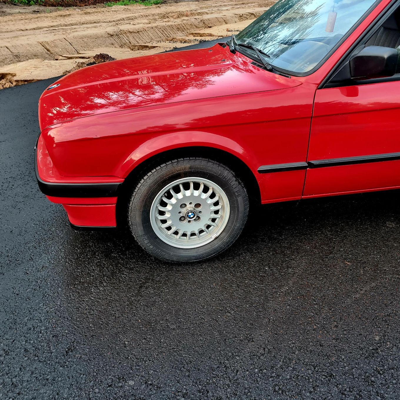 BMW Seria 3 E30 318i 2d zinnoberot