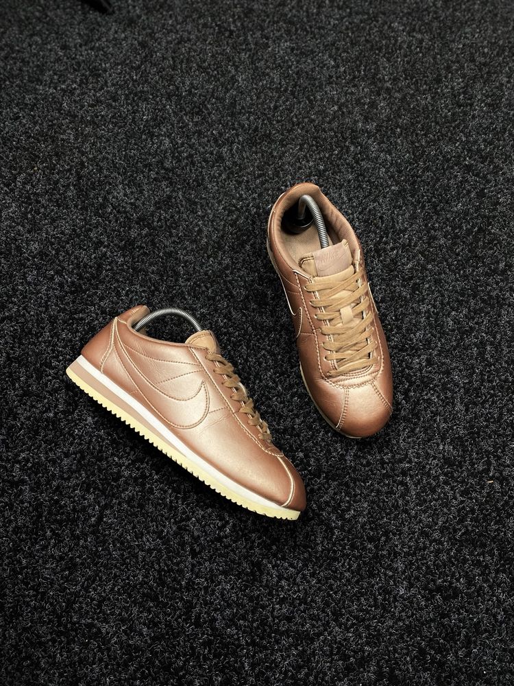 Nike Cortez размер 40 25,5 см