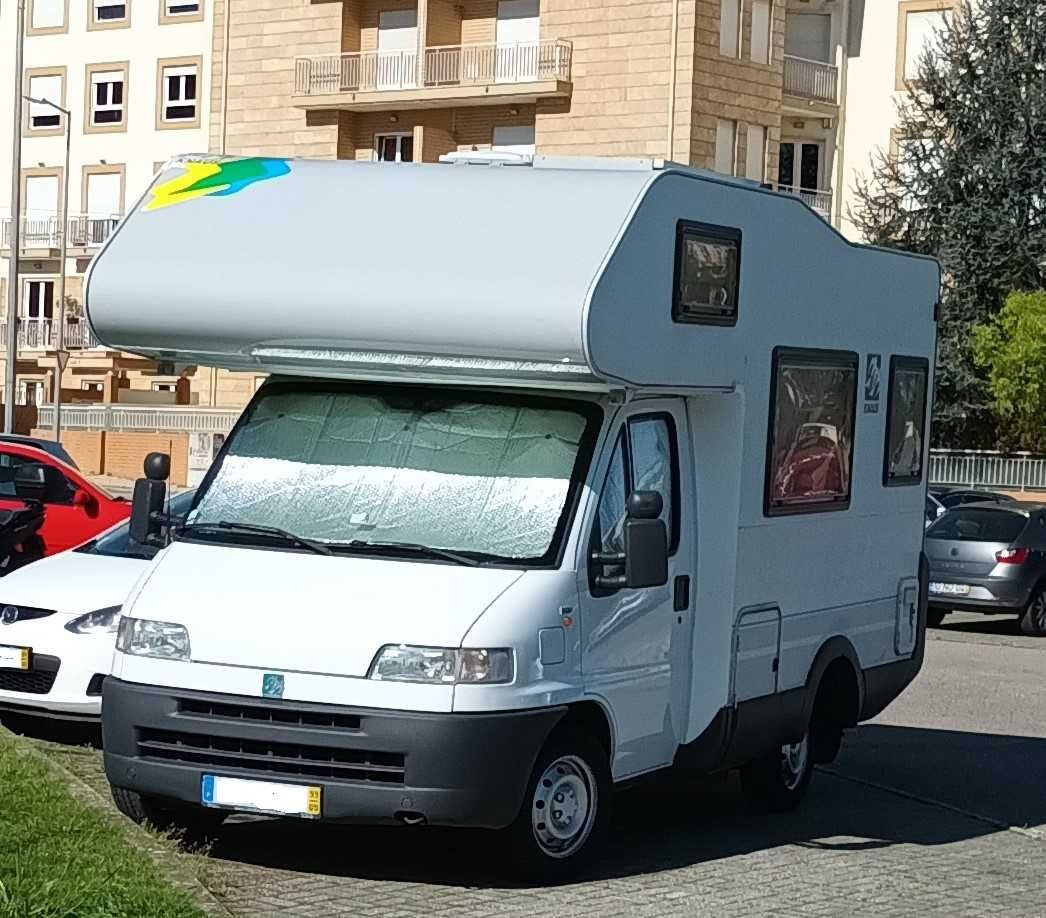 Autocaravana Knaus, toco por perfilada até 6m