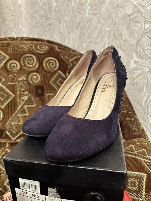 Туфли на небольшом каблуке