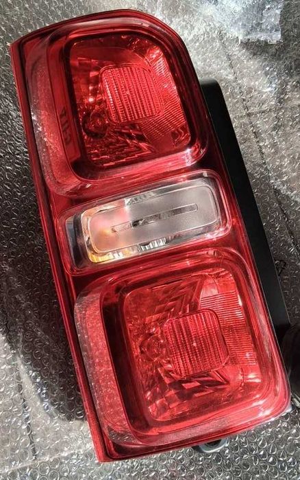Vendo Faróis/Farolins Traseiros Citroën Berlingo Van XL 2025