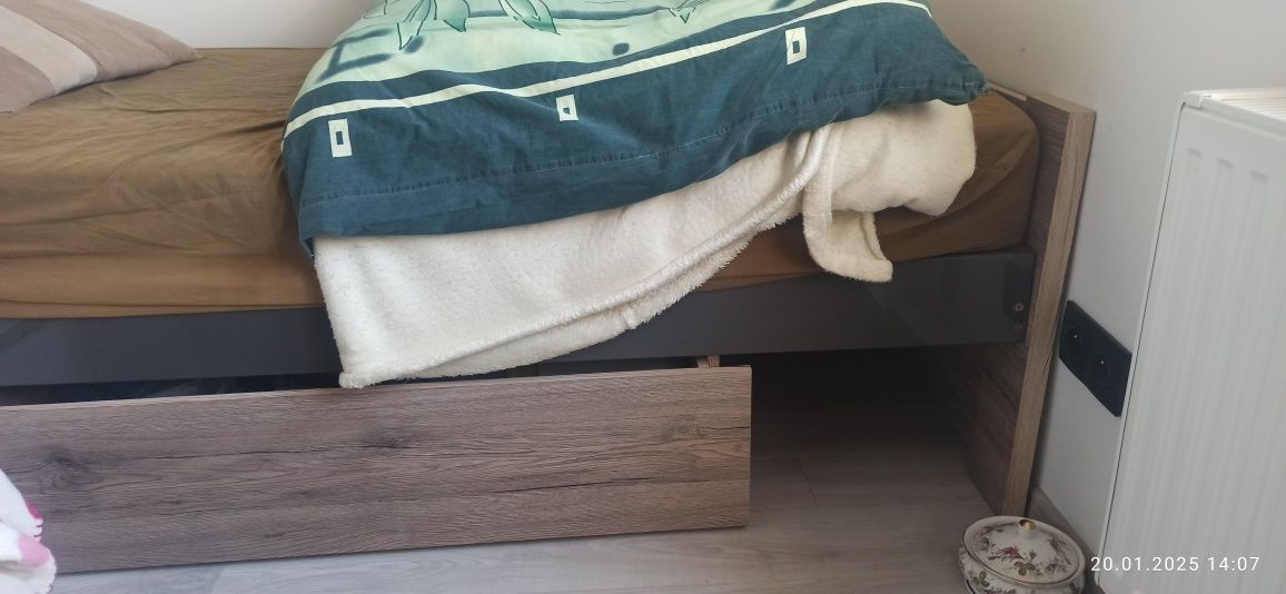 Łóżko dwóosobowe z materacem 1.3 m