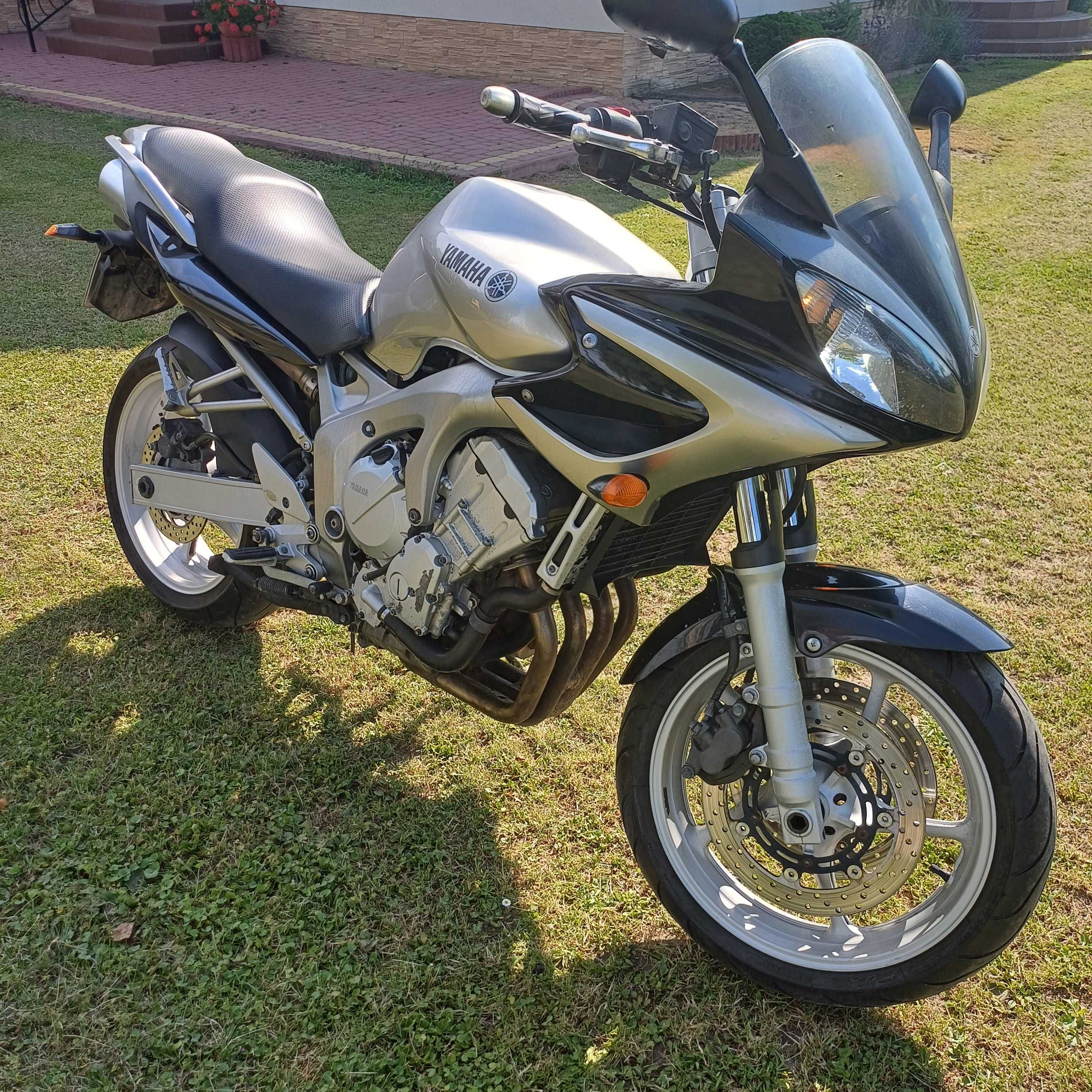 Sprzedam YAMAHA Fazer FZ6 2004r