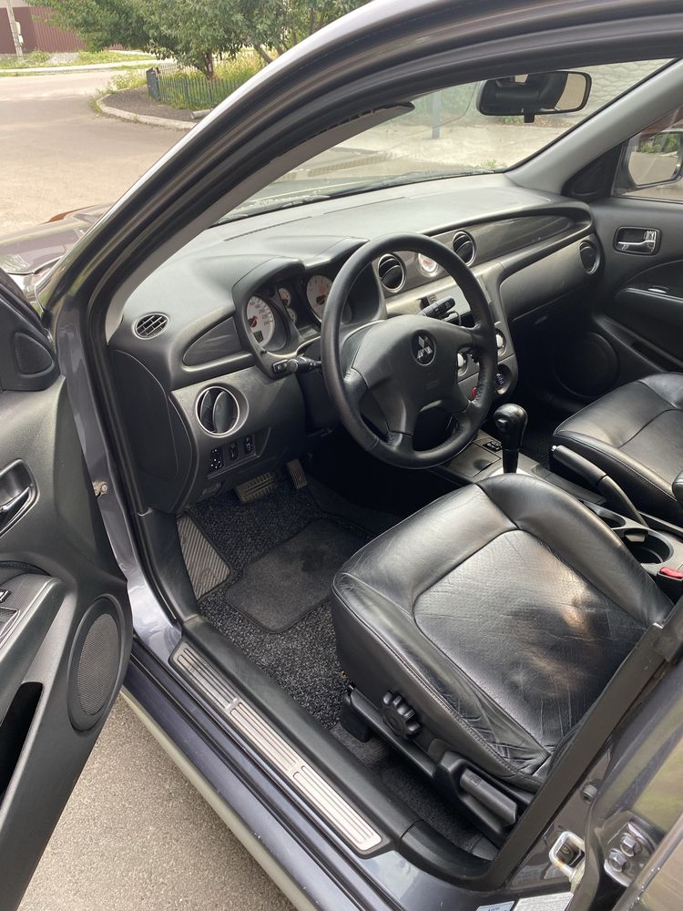 Продам Mitsubishi Outlander 2.4 AT