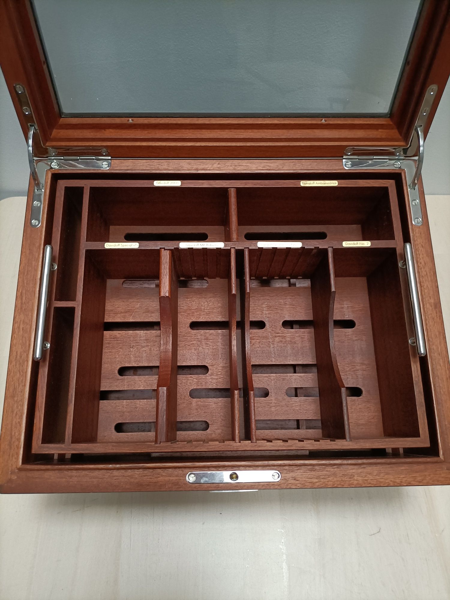 Humidor cedrowy Davidoff 9103