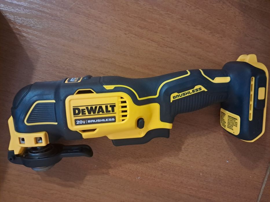 Реноватор DeWALT Atomic 20v Mаx* DCS354D1