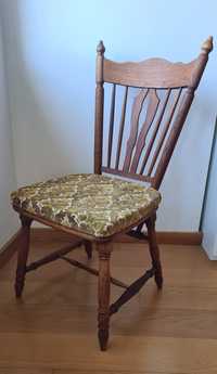 Cadeira de Madeira - Charme Vintage