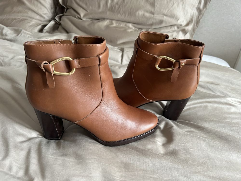 Botas pele genuina Ralph Lauren em cor castanha