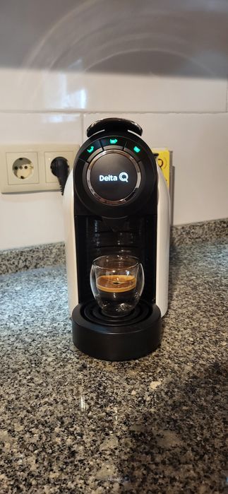 Máquina de café Delta Q com capsulas