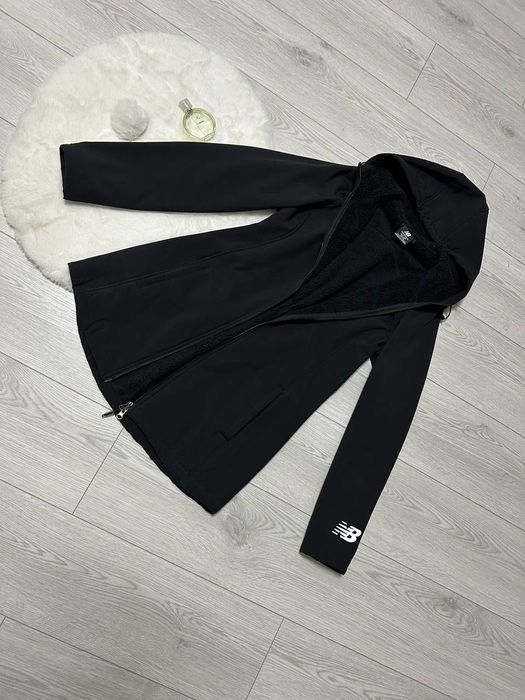 Жіноча куртка New Balance оригінал демисезон стан нової розмір М