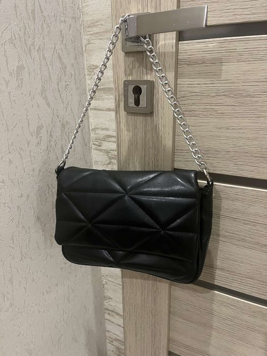 Жіноча чорна сумочка