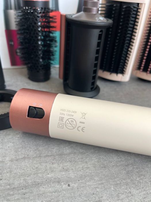 Аналог стайлеру Dyson