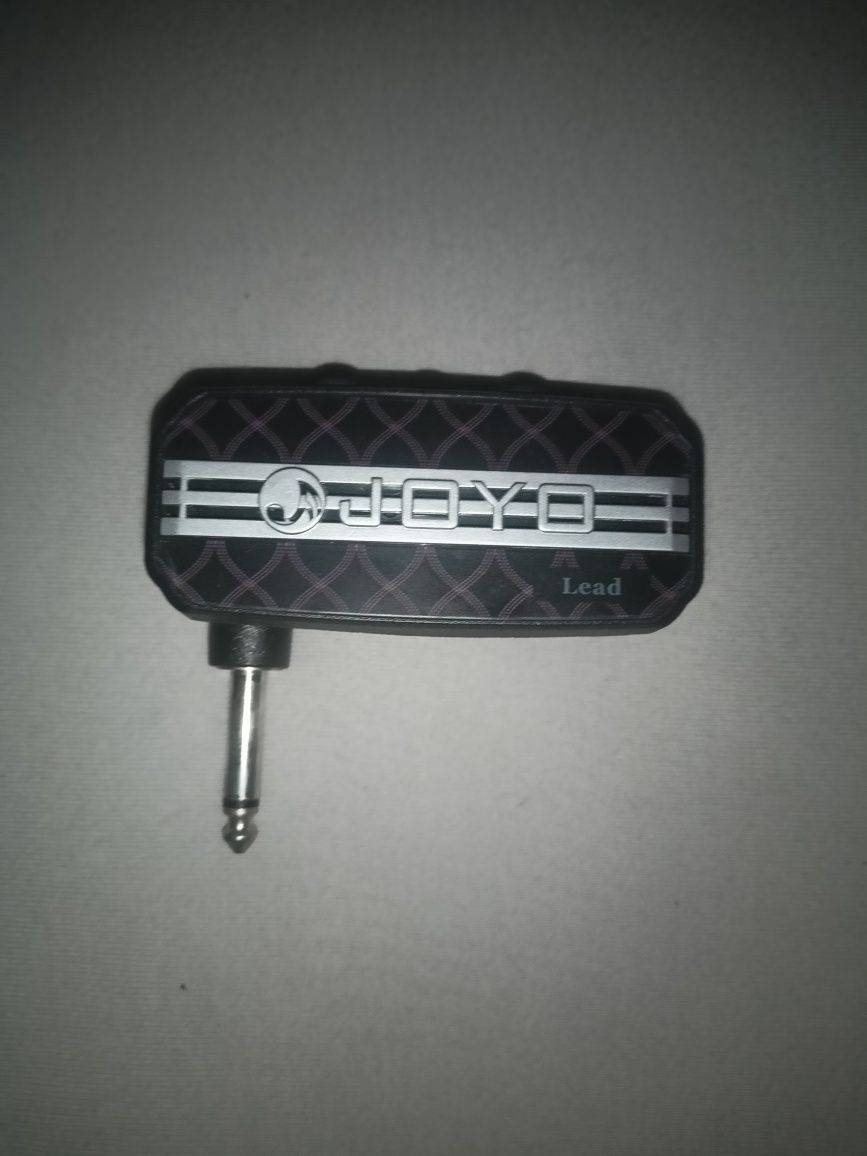 Przenośny wzmacniacz gitarowy