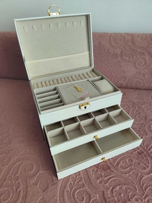 Nowy kuferek/szkatułka na biżuterię