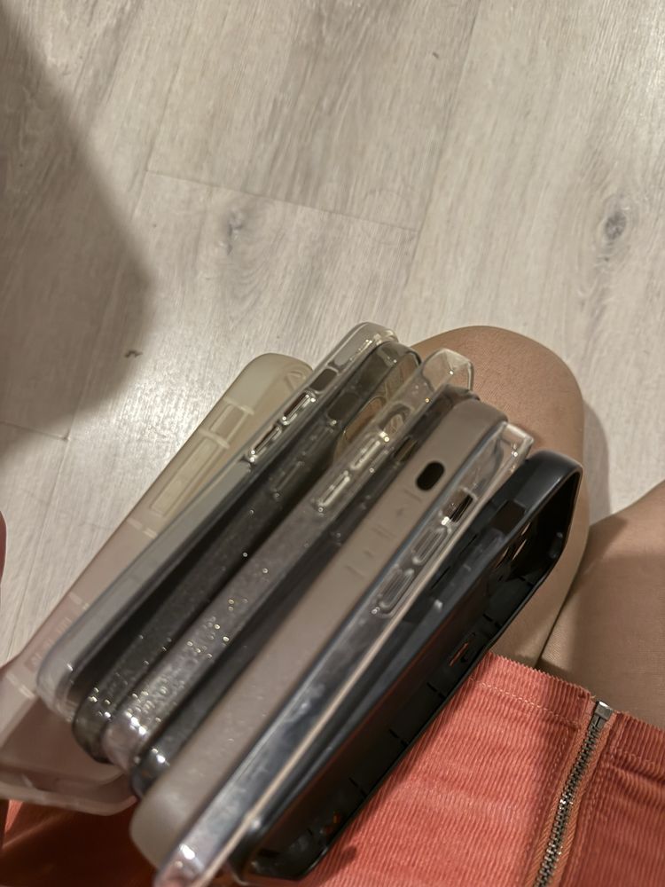 8 etui do Iphone 15.