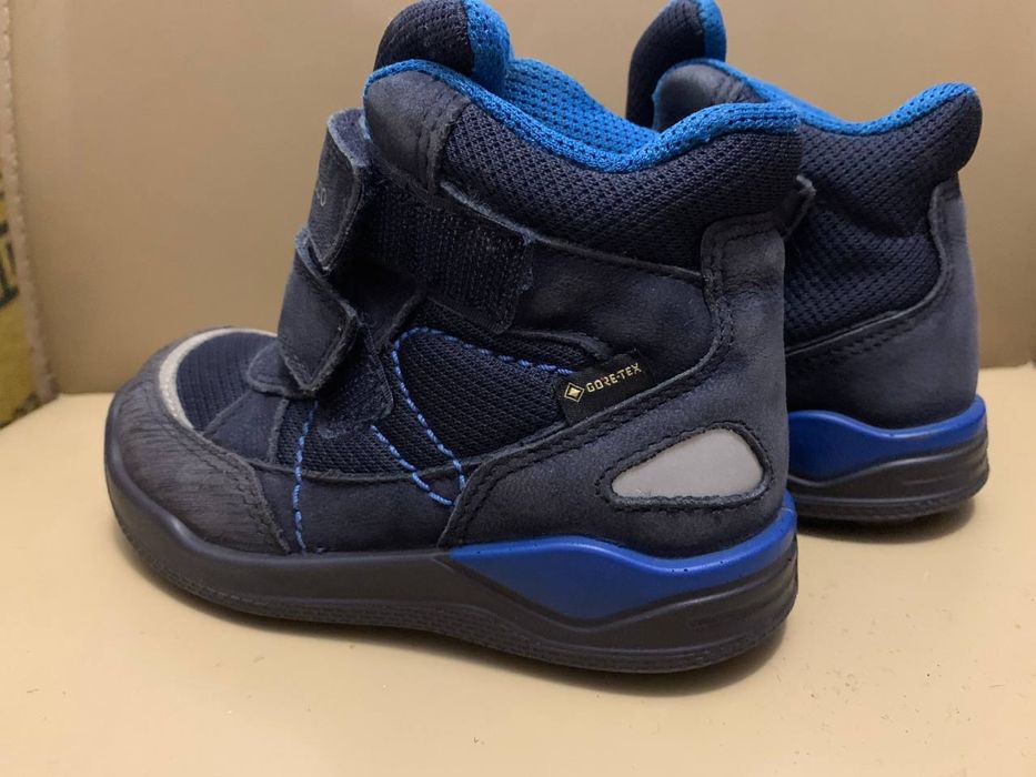 Ботинки ECCO  зимние на мальчика. 24 размер