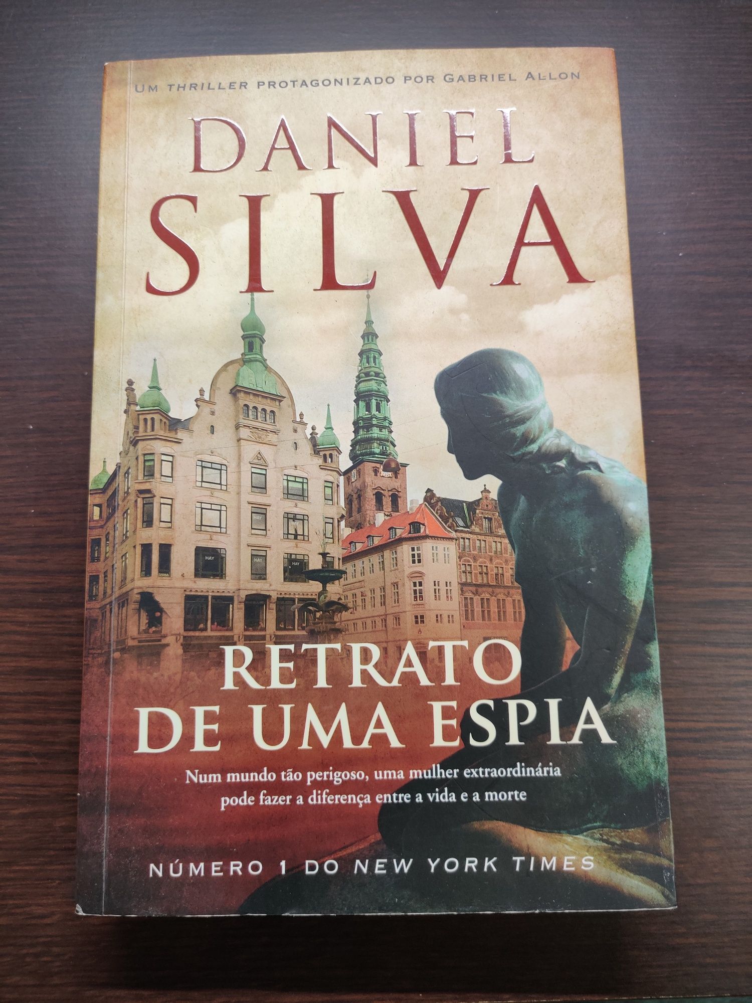 Daniel Silva - retrato de uma espia