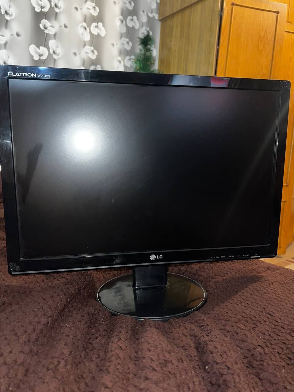 Монітор lg flatron w2042s