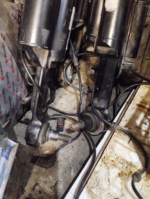 Передні амортизатори 4matic w221 пневмо розборка шрот запчасти S class