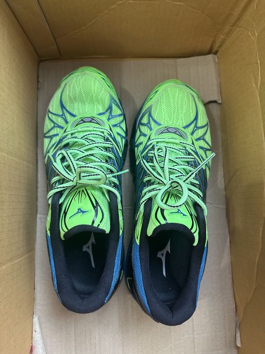 Кроссовки Mizuno