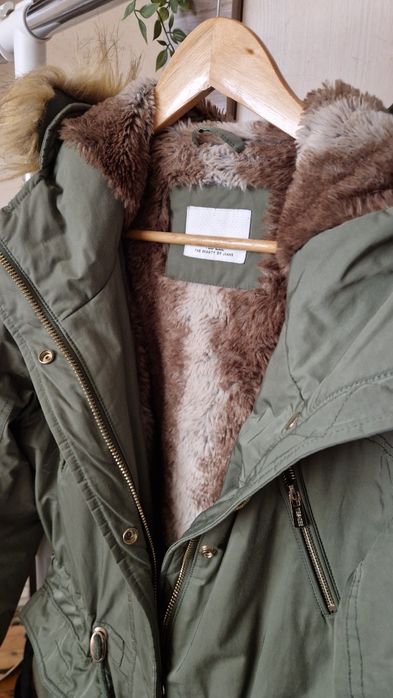 Жіночий теплий верхній одяг