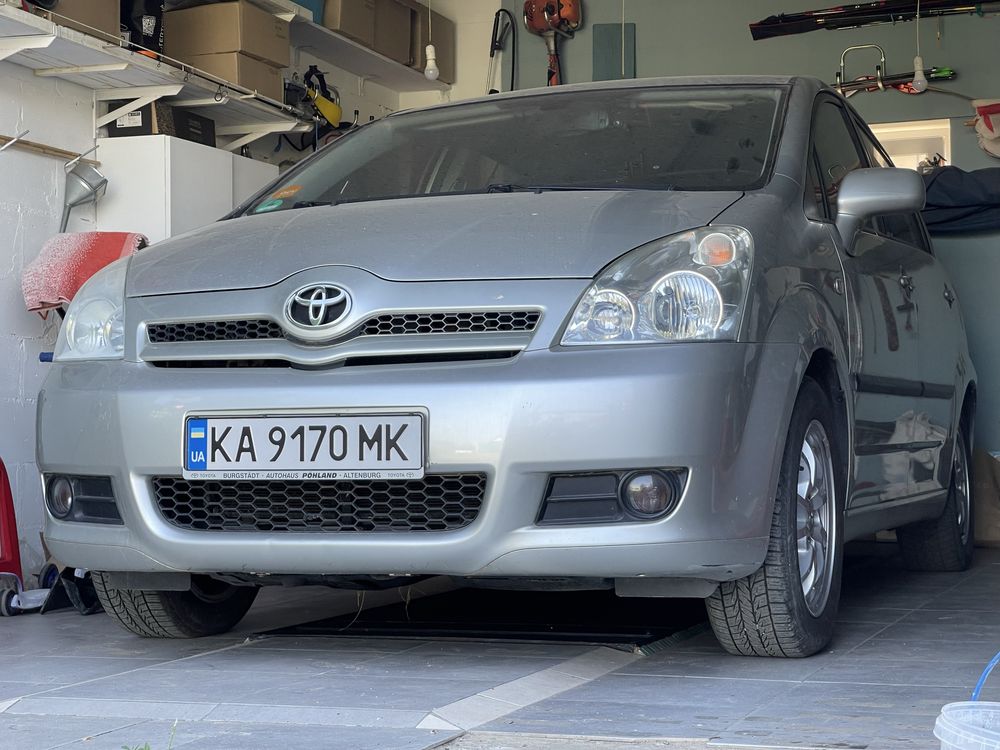 Toyota Corolla Verso 7 місць