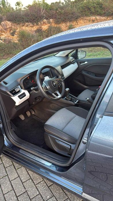 Renault Clio 1.5 Blue dCi 100 Limited 5p - Cilindrada: 1461 - Cinzento