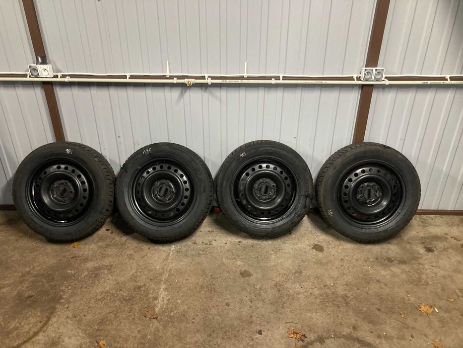 Koła zimowe z felgami stalowymi Hyundai i40 5x114.3 205/55/16 Michelin