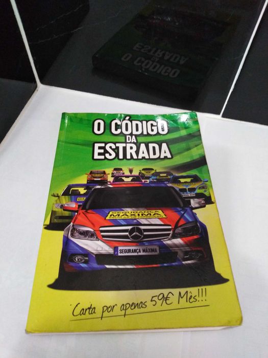 Livro Código da Estrada.