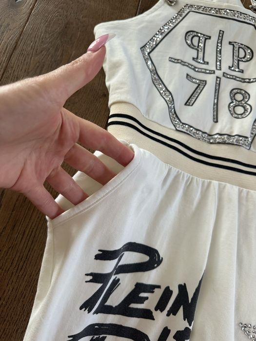 Stylowy biały kombinezon marki Philipp Plein